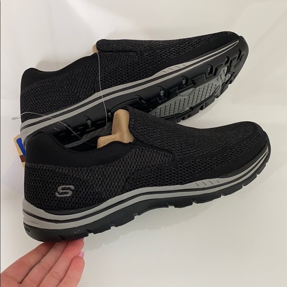 ‼️ 🆕 Skechers Relaxed Fit Shoes ‼️ - Picture 3 of 7